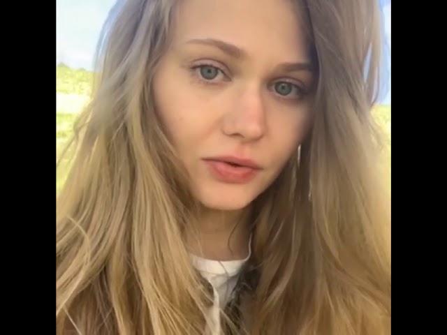 Поля из деревни отправилась отдыхать 