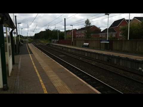 (HD) 37254 tnt 37175 passing Euxton Balshaw Lane on 1Z02 5/7/2016