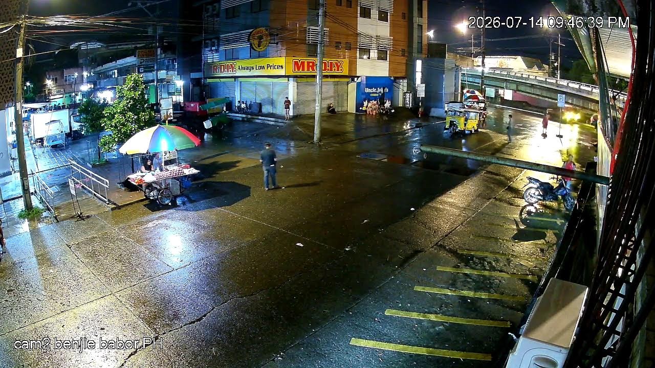 Live webcam view of Agdao Market Overpass Corner