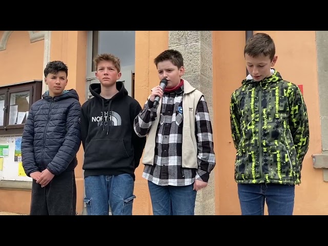 Vidéo Burdignin — La jeunesse a pris le relais lors des cérémonies du 8 Mai id:kyCzOBFJ-3w