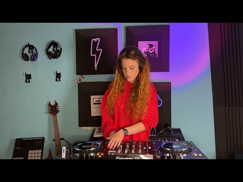 Erika Krall- KRALLING # 33 (Progressive House, Indie Dance, Tech House)
