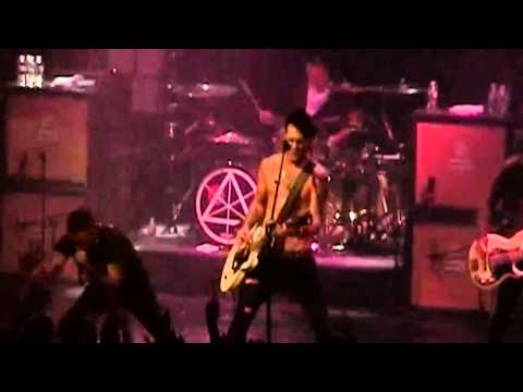 Dead By Sunrise - 20 Eyes (The Misfits cover) [LIVE IN NYC] 2009 HD.