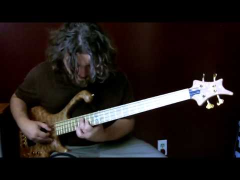 Velikolepnejshee solo na basu!!!.720.mp4