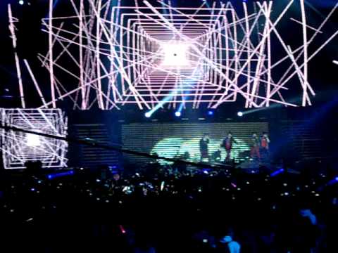 [120802] Music Bank in Paris -- SHINee _ Medley + Ring Ding Dong