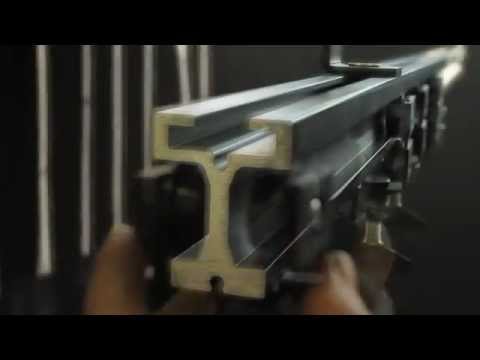 JOKER 95 : patience avec guidage de drisse inférieur et chariots anti-plis de Gerriets