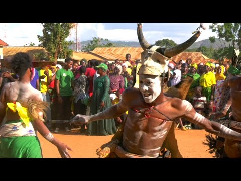 VIDEO YA MTAMADUNI  NA KUNDI LAKE WAKITOA HAMASA ZA MILA NA DESTURI ZA MABABU RUVUMA