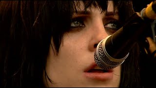 The Distillers - Drain The Blood (Reading 2004)