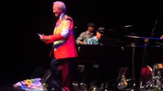 Allen Toussaint - "Mr. Mardi Gras" (trecho final) - Bourbon Fest no Teatro Casa Grande