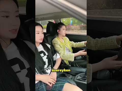 Bu Kız Araba Koltuğunu Yapışkan Tuzağa Çevirdi 😲