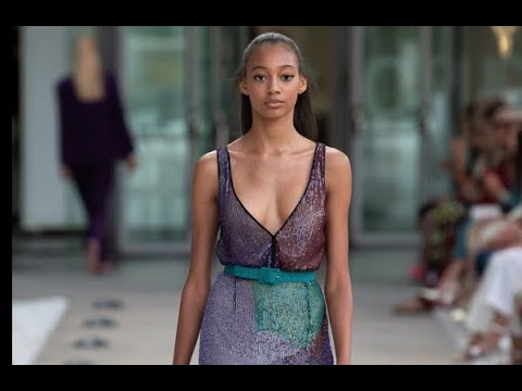 LAURA BIAGIOTTI Spring 2022 Roma - Fashion Channel
