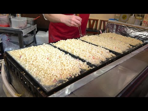 Takoyaki en Osaka Takoyaki (kagomi) horneado profesionalmente Delicioso Takoyaki de Osaka Uehommachi Deliciosos mariscos cocinados al vapor en Uehommachi, Osaka