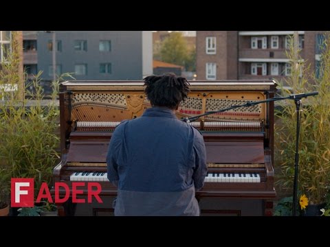 Sampha - "Plastic 100°C" (Live Performance)