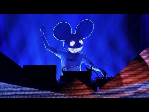 Deadmau5 Unmasked (Sort of) on the Grammys Red Carpet