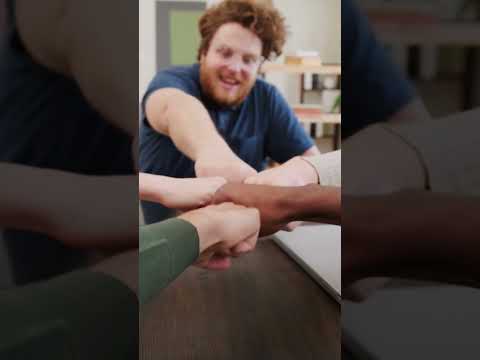 Meet the world with emerald!💚