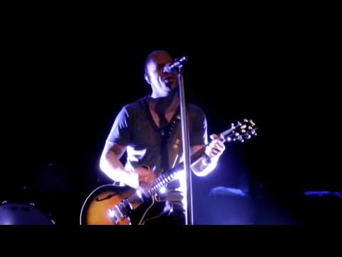 Daughtry - Start of Something Good (Toronto, Phoenix Concert Theatre, October 17 2011)