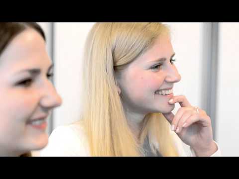 Die Eltern unserer Azubis und Studenten lernen die VGH kennen.