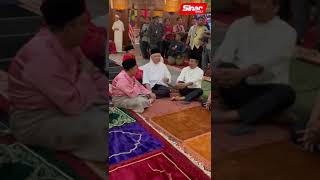 Download lagu Johari Abdul Ghani at the Umno’s 77th anniversary celebration mp3