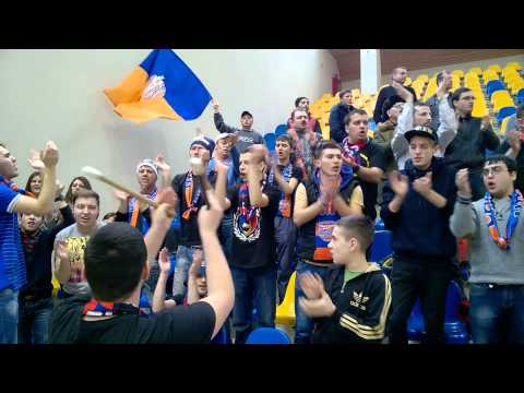 Olimpia Brașov - CSM Târgoviște 81-83. Galeria campioanei la Brașov.