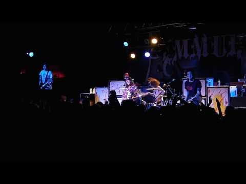 Pierce The Veil - Intro / Besitos (LIVE HD)