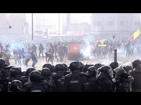 Sénégal : émeutes à Dakar, Ousmane Sonko toujours en garde à vue