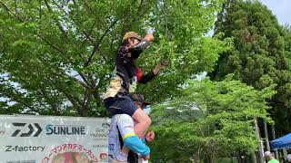 樫内利政 撮影　木の上にラインがっ！