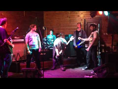 Ultimate - Podzámok-song. Klamár , Sám Padám