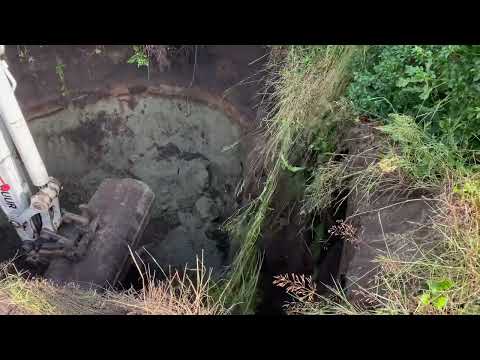 We find water just at 3 m! Hard work to fix that tank!💪🏻 #viral #fyp #construction