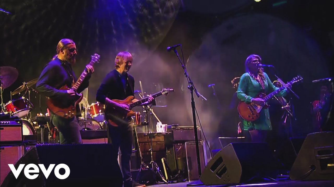 Tedeschi Trucks Band - Nobody Knows You When You're Down And Out (Live at LOCKN' / 2019) - YouTube