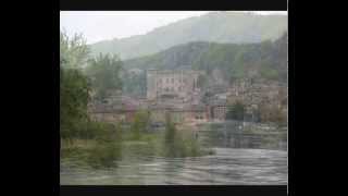 preview picture of video 'Vogüé, un château, un village en Ardèche'