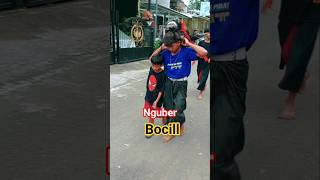 Download lagu Bull chasing a kid #bull #shorts #jaranan #barongan #kudalumping #dawangan #funny #viral mp3