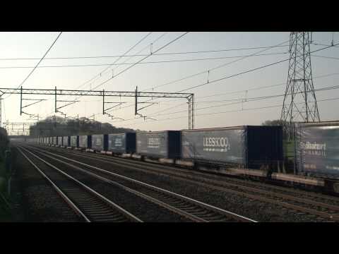 92041 on 4S43, 07:21, Rugby - Mossend intermodal
