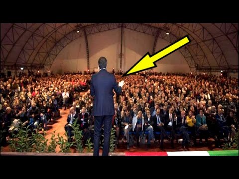 Cittadino dottor Renzi imita e sfotte  l' onorevole parlamentare del NO