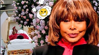 Tina Turner taking Aretha Franklin’s Feud to the Gr**e. But first...
