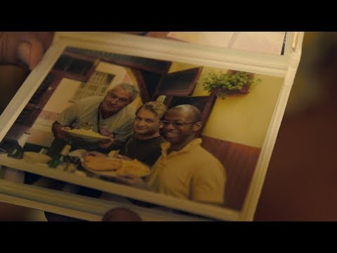 MONOLOG DESPRE ACCEPTARE. Ce-i de făcut când copilul tău îți spune: „Tată, sunt gay“