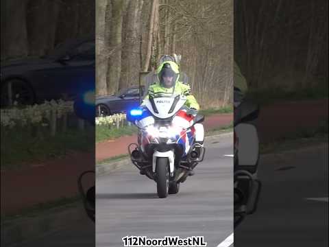 Politie motor met spoed onderweg naar ernstig ongeval in Heiloo #einsatz #police #Politie