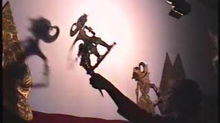 Download lagu KI SOEGINO SISWOCARITO In Memoriam Dalam Lakon 'REBUT KIKIS TUNGGARANA ' 2 (versi Gagrag Banyumasan) mp3