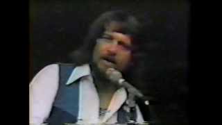 WAYLON JENNINGS - Midnight Rider (Soundstage 1975)
