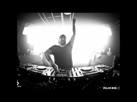 Epic KNAS Alcoholic - Quintino & Sandro Silva vs Steve Angello vs Tim Berg (Christoffer's mashup)