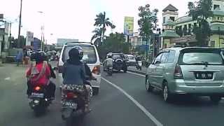 preview picture of video 'Blusukan Jl  Ir  Juanda Ciputat'