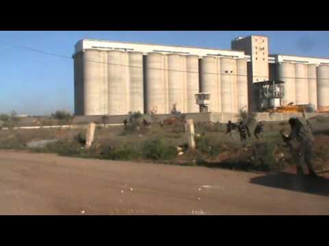 تسسل عناصر لواء شهداء المسيفرة قبل اقتحام مبنى الصوامع في ريف درعا