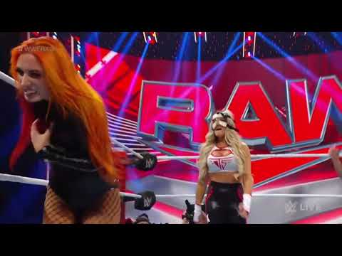 Becky Lynch vs. Trish Stratus (1/2) - WWE RAW 8/14/2023