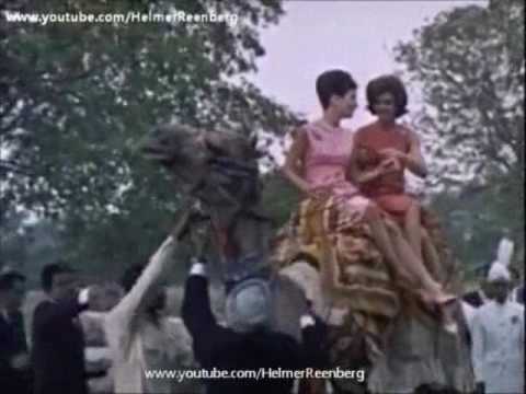 34980 rizne March 25, 1962   First Lady Jacqueline Kennedy and Lee Radziwill Ride Camel in Karachi,