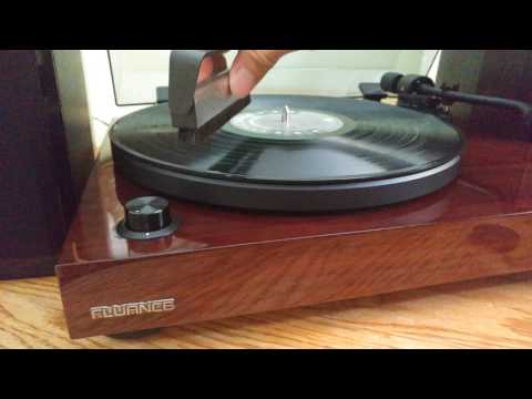How to Use a Carbon Fiber Record Cleaning Brush and Review