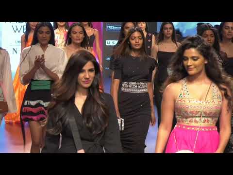 Saiyami Kher Showstopper For Designer Nishka Lulla At Lakme Fashion Week 2018 02