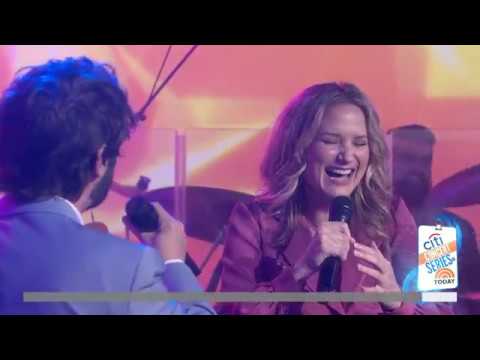 Josh Groban and Jennifer Nettles sing ‘99 Years’ live