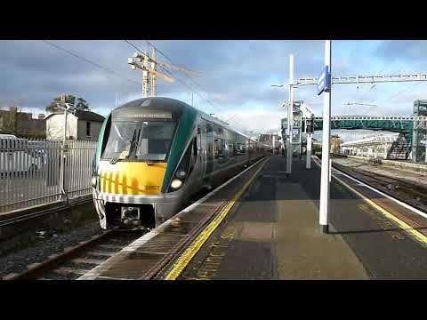 *RARE* Irish Rail Class 22000 No.22327 seen departing Bray plat 3 working a Bray-Rosslare service