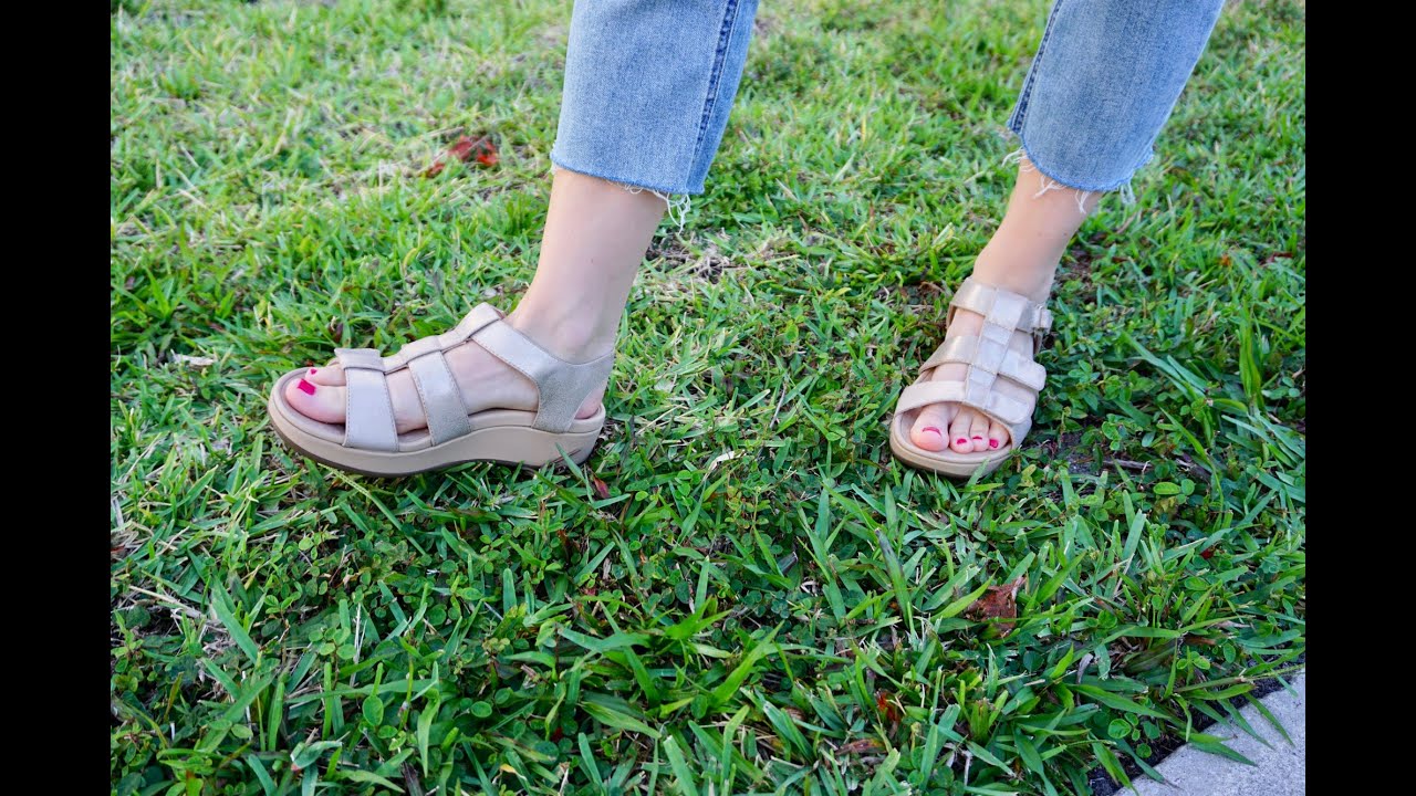 Watch Vionic Tami Women's Platform Wedge Sandal video