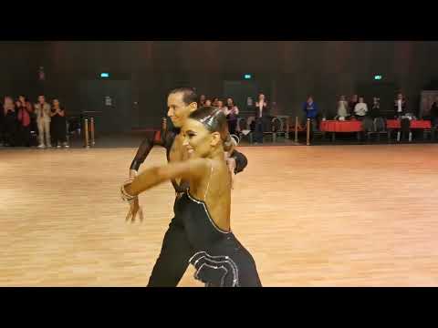 Armen Tsaturyan e Dominika Bergmannova - Honor Dance World Dancesport Championship Latin 2023
