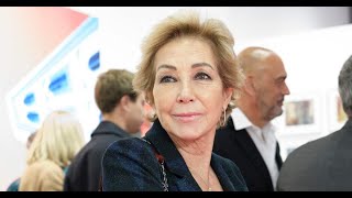 Download lagu Ana Rosa Quintana, ideal con el traje de brillo que rejuvenece y estiliza a las mujeres de 50 y 60 mp3