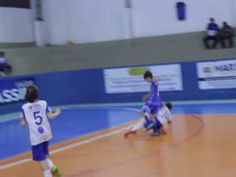VICENTE SÁ SOFRE FALTA QUE RESULTA NO 2º GOL DO ROGERINHO: GRAJAÚ TÊNIS 2X3 GRAJAÚ COUNTRY - SUB 11